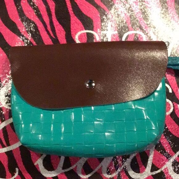 Small wristlet - Picture 2 of 5